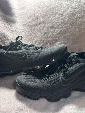 Nike Men’s VaporMax Knit Sneakers - Black
